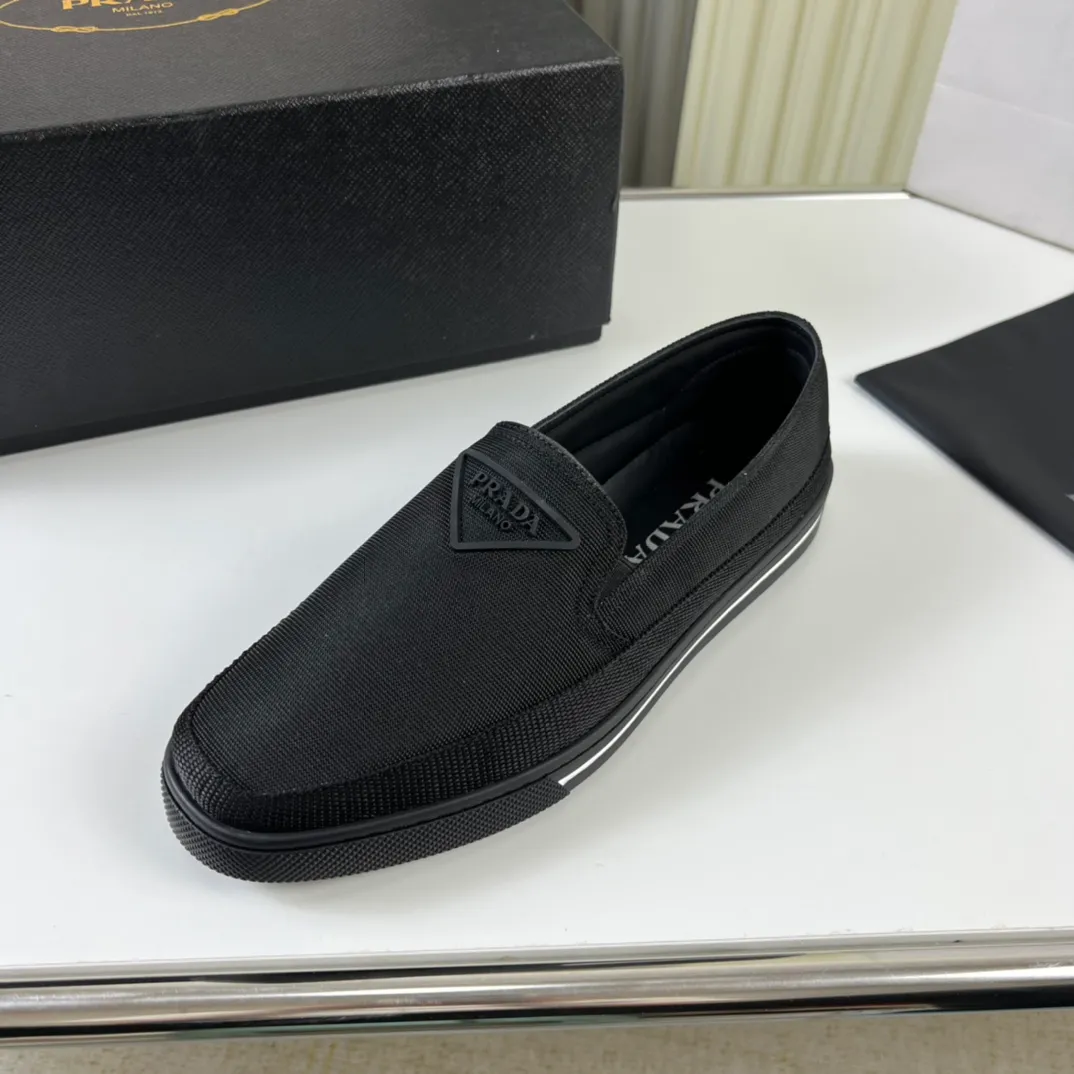 Men's shoes 💰540💰 [PRADA] Popular items in men's shoes counter, synchronized with the official website, fashionable slip-on slip-on shoes. High-quality shipment ✔️Original imported waterproof fabric + cowhide lining, 1🆚1 replica, original original outsole, 38-45 (45 customized, non-refundable)